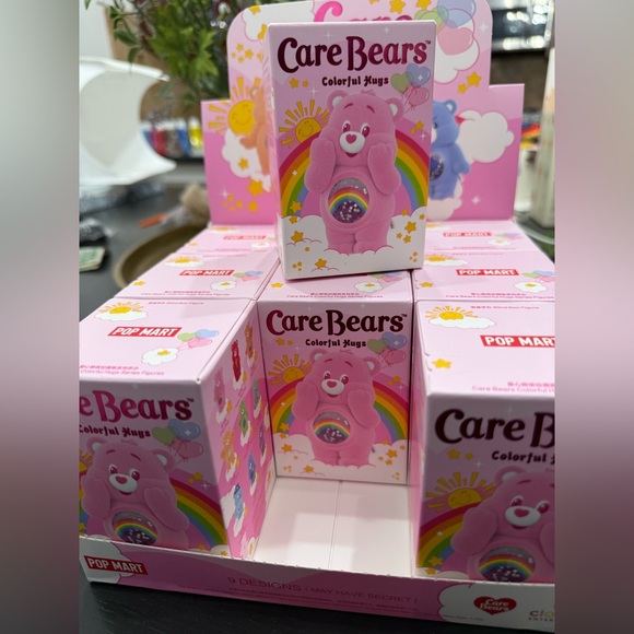 Care Bears Colorful Hugs Series Keychain- Share Bear - Picture 5 of 8